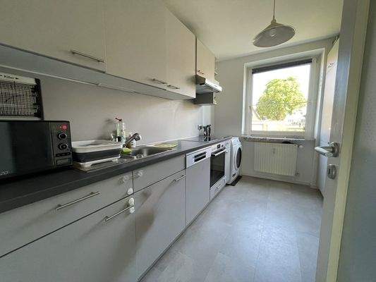 Küche mit Einbauküche