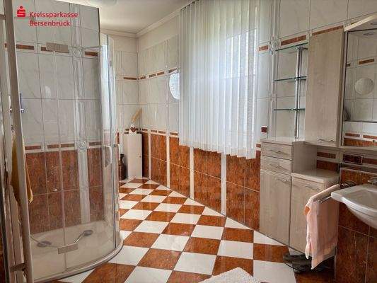 Master-Badezimmer (1/2)