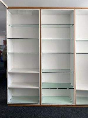 Einbauregale mit Glasböden