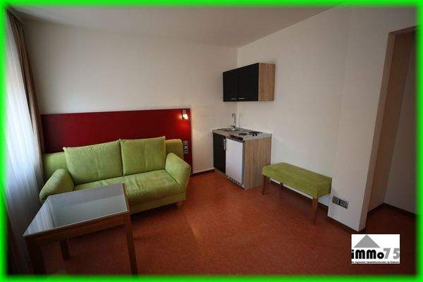 Zimmer m Pantry Küche