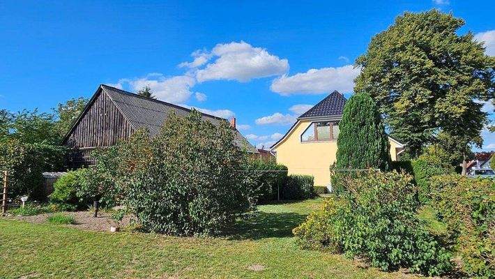 Haus und Scheune.jpg