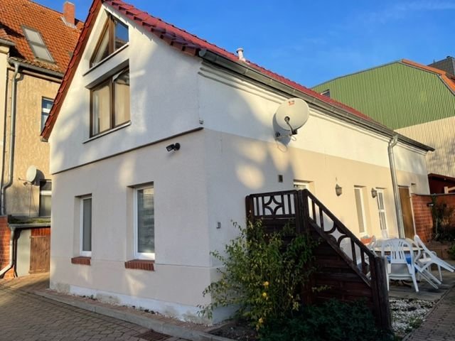 Gemütliches Haus mit 3 Zi. in begehrter Wohnlage plus Stellplatz im Innenhof zu vermieten