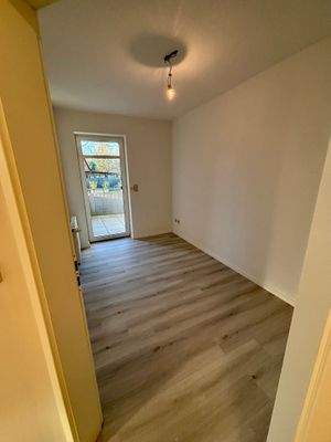 Gästezimmer mit Zugang zum kleinen Balkon