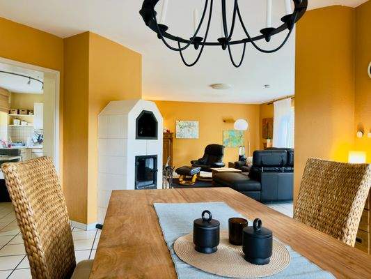 Essbereich mit Kaminofen