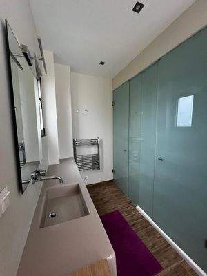 Kreta, Kolymvari: Zweistöckige Villa mit Infinity-Pool und Meerblick zu verkaufen