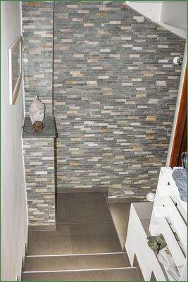 Treppe ins Untergeschoss