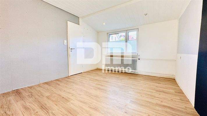 OG / DG Kinderzimmer 2 / Zugang Badezimmer