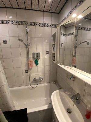 innenliegendes Bad mit Wanne (2).jpg