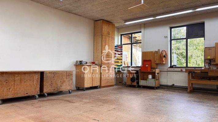 Produktions- und Lagerfläche mit Tageslicht