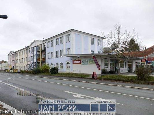 Straßenansicht von Westen