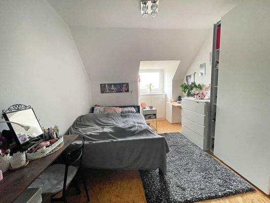 Schlafzimmer DG