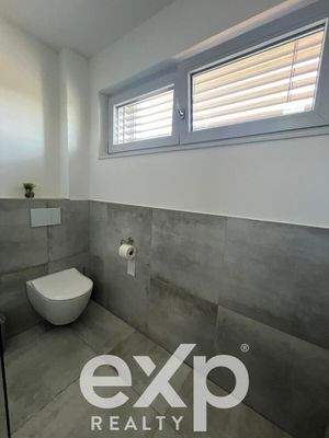 Gäste WC mit Dusche