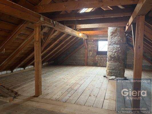 Dachboden ausbaufähig