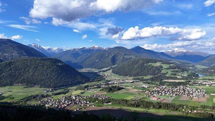 Agstner-Hof-Oberparzenberg-Luxus-Immobilie-Chalet-Olang-Bauernhof-Sanierungsbedürftig-Bauernhaus-Kronplatz-Skigebiet-südtirol-urlaub-Aussicht-Alleine-mitten in der Natur-Autonom-Quelle