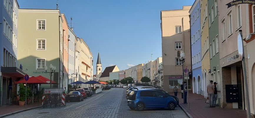 Mühldorf am Inn, Stadtplatz mit historischen Bürgerhäusern