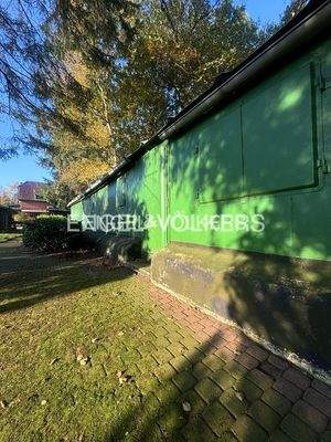 Schuppen mit Werkstatt etc.