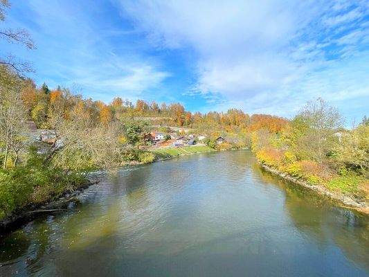 Lage direkt an der Loisach