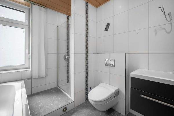 Badezimmer Ansicht 2