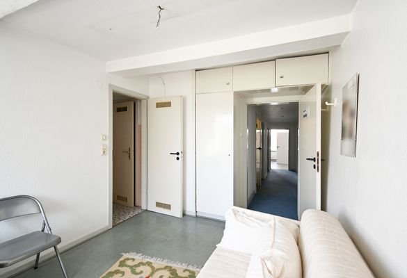 Zimmer 2, OG