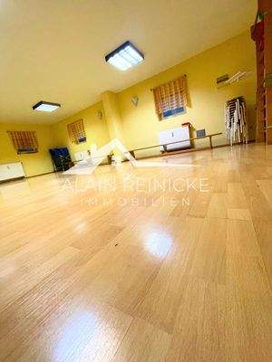 Gymnastikraum mit Fußbodenheizung