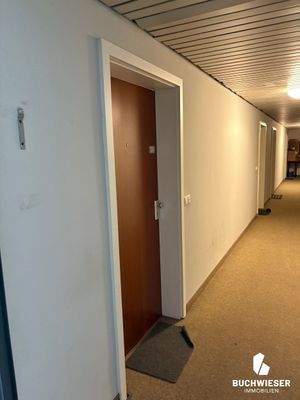 Flur mit Zugang zur Wohnung