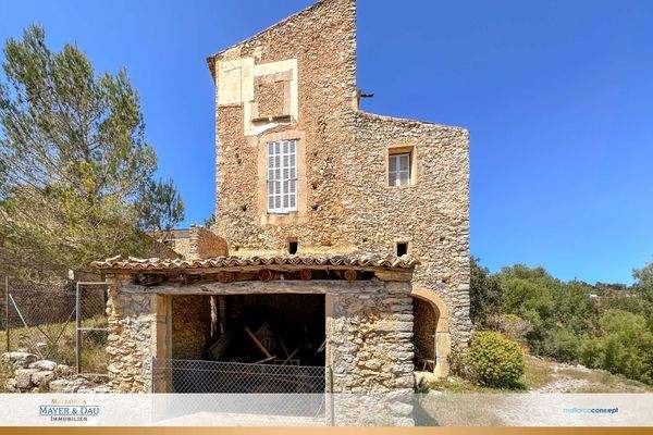 Riesiges Grundstück mit alter Ölmühle