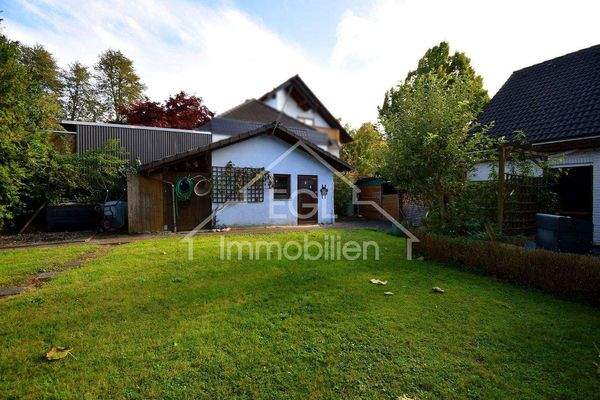 Garten m. Gartenlaube.jpg