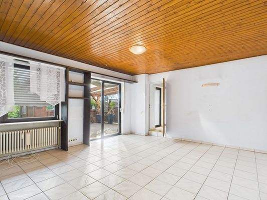 CAM01708G0-PR0085-STILL009