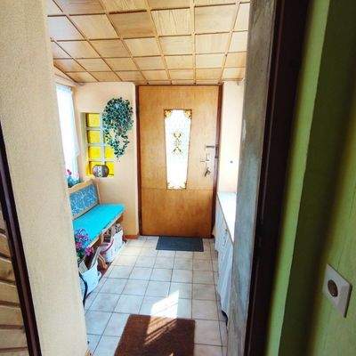 Veranda mit Hauseingangstür