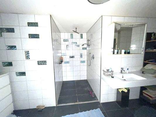 Einliegerwg. Dusche.JPG