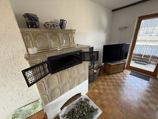 Wohnzimmer mit Kachelofen Hinterhaus