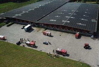 Luftbild von Norden mit PV Feuerwehrübung