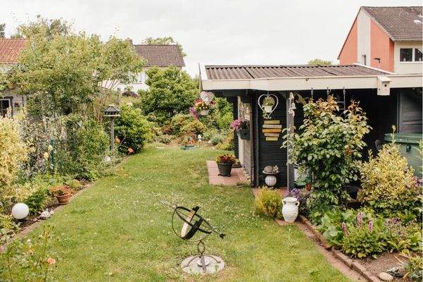 Garten mit Gartenhaus