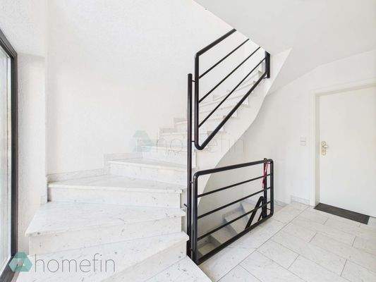 Treppenhaus mit Marmor