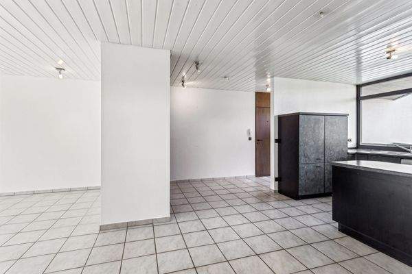 Eingangsbereich und Offene Küche 