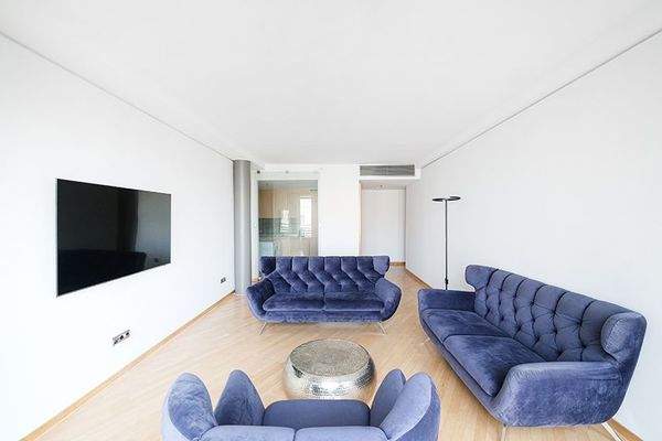 Wohnbereich mit Blick zur Küche