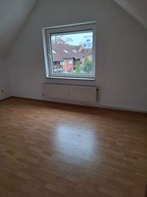 Zimme Dachgeschoss vorne raus.jpg