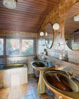 Badezimmer im DG