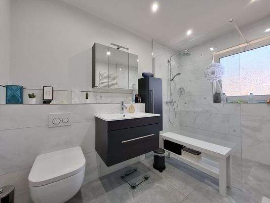 Erdgeschosswohnung - Bad