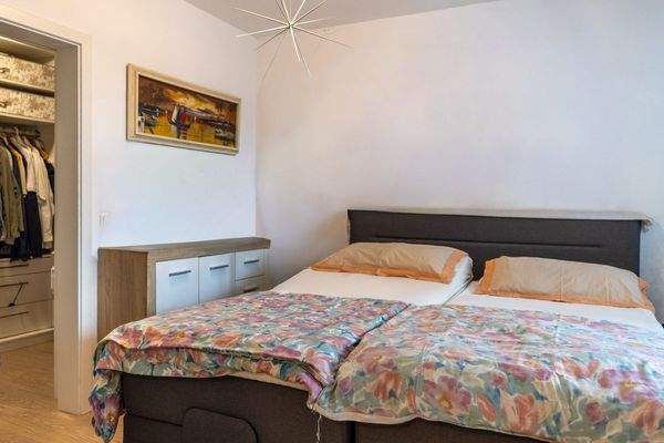 Geschmackvolle Gartenwohnung von 2013 – modern, hell und ideal gelegen