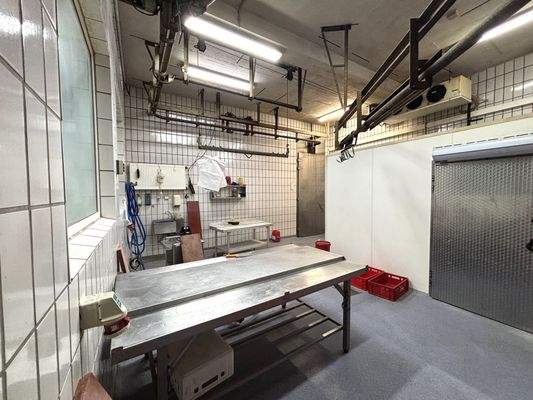 Schlachtraum mit Kühllager