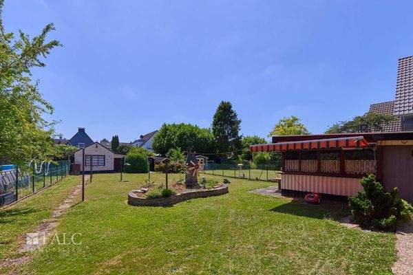 Garten Blick aus dem Wintergarten