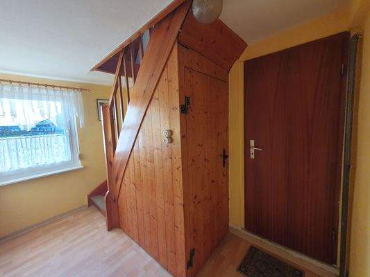 Flur und Kellerzugang