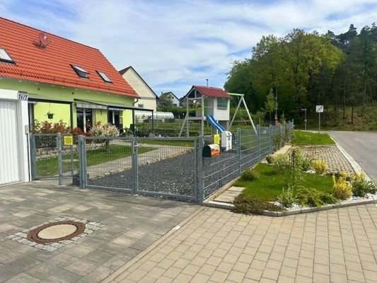 Doppelhaus und Grundstück.JPG
