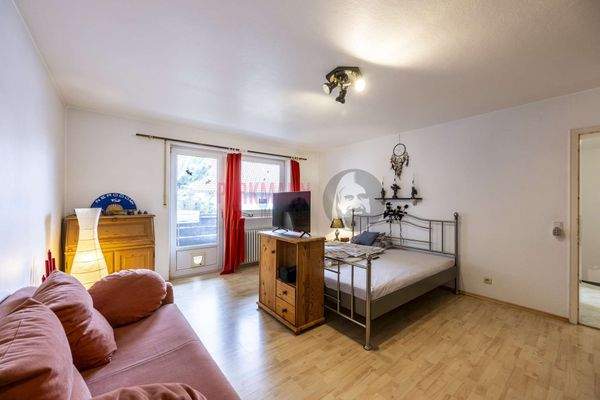 Schlafzimmer 2 OG mit Balkonzugang