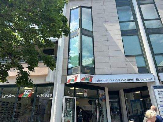 Frontansicht Büro/Ladenfläche