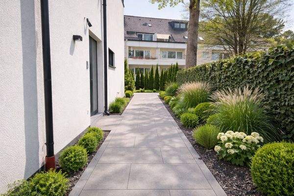 Bepflasterung Hauseingang