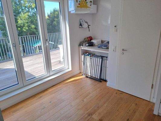 Kinder-/Arbeitszimmer