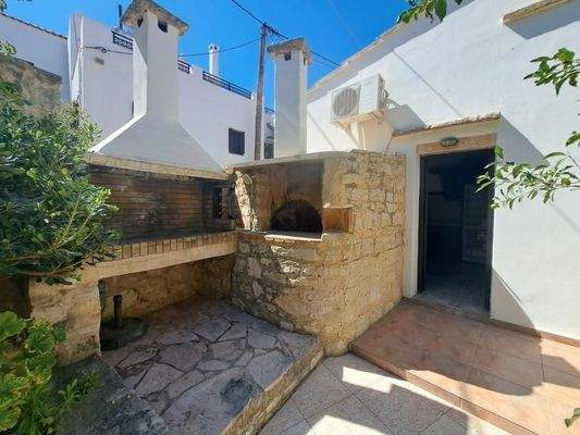 Kreta, Douliana: Renoviertes Steinhaus mit Pool und Garten zu verkaufen