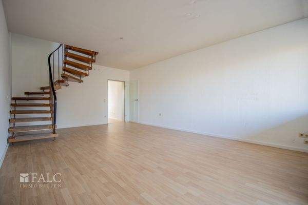 Geräumiges Wohnzimmer